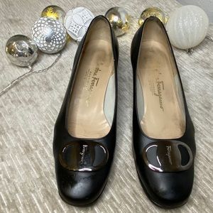 SALVATORE FERRAGAMO LEATHER PUMPS